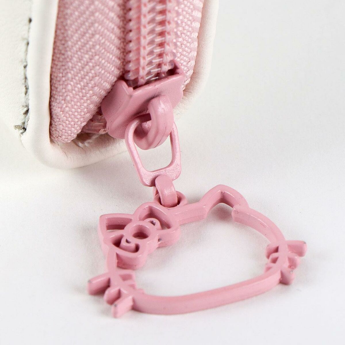 V2HDEFDD9C68B1786960EE4BDA2563D73B2R6842038P6